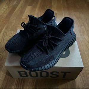 Yeezy Boost 350 v2 Onyx Men’s Size 8.5